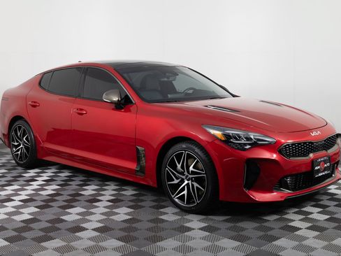Used 2023 Kia Stinger GT-Line w/ Sun & Sound Package RWD image 10