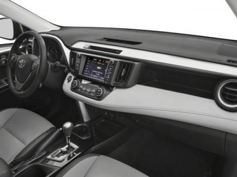 Used 2018 Toyota RAV4 Limited AWD/4WD image 19