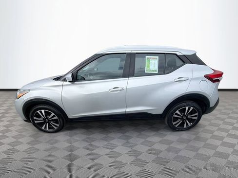Used 2020 Nissan Kicks SV FWD image 4
