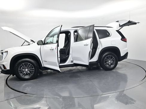 Used 2025 GMC Acadia Elevation FWD image 72