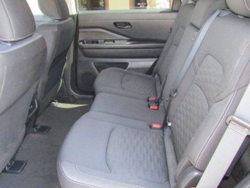 Used 2024 Nissan Pathfinder S AWD/4WD image 7