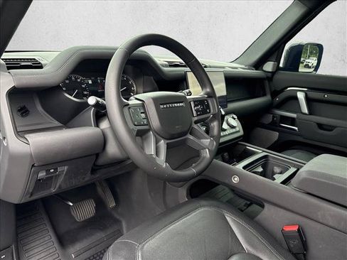 Used 2023 Land Rover Defender 130 X-Dynamic SE AWD/4WD image 9