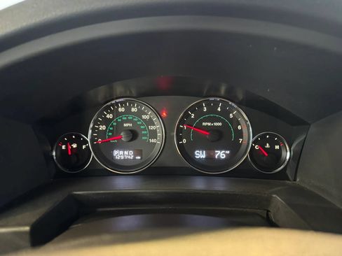 Used 2008 Jeep Commander Sport AWD/4WD image 11