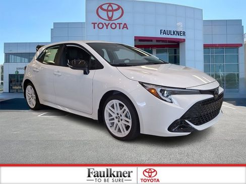 New 2026 Toyota Corolla SE FWD image 1