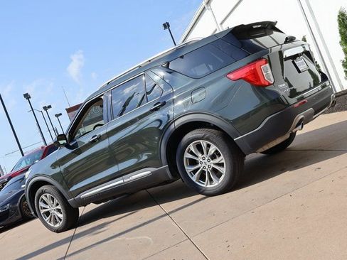 Used 2023 Ford Explorer Limited AWD/4WD image 5