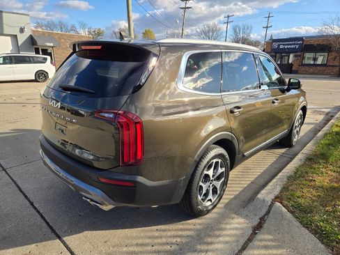 Used 2022 Kia Telluride EX image 15