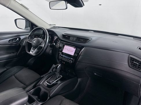 Used 2020 Nissan Rogue SV w/ Premium Package FWD image 29