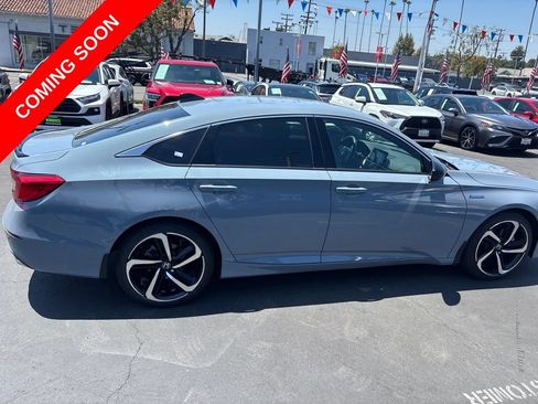 Used 2022 Honda Accord Sport image 3