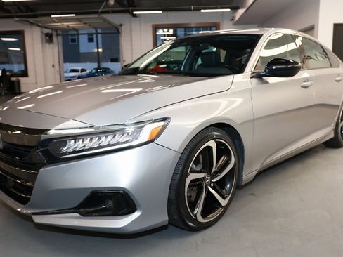 Used 2022 Honda Accord Sport image 3