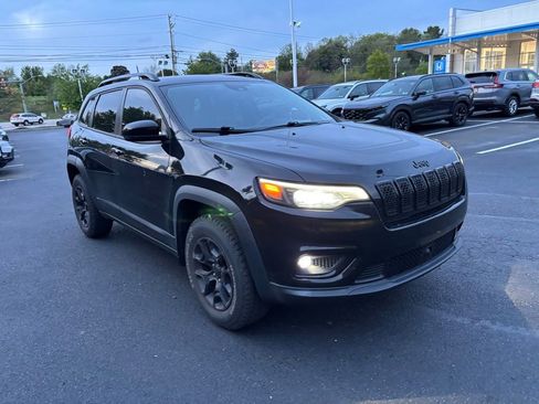 Used 2022 Jeep Cherokee Latitude AWD/4WD image 1