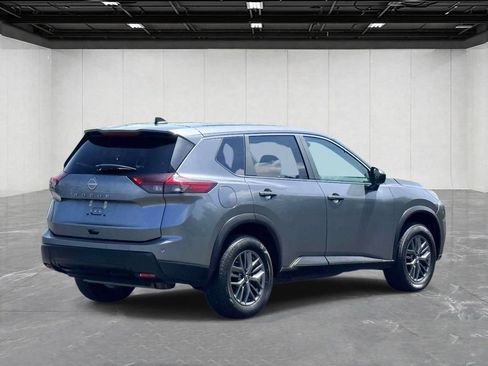 Used 2024 Nissan Rogue S FWD image 5