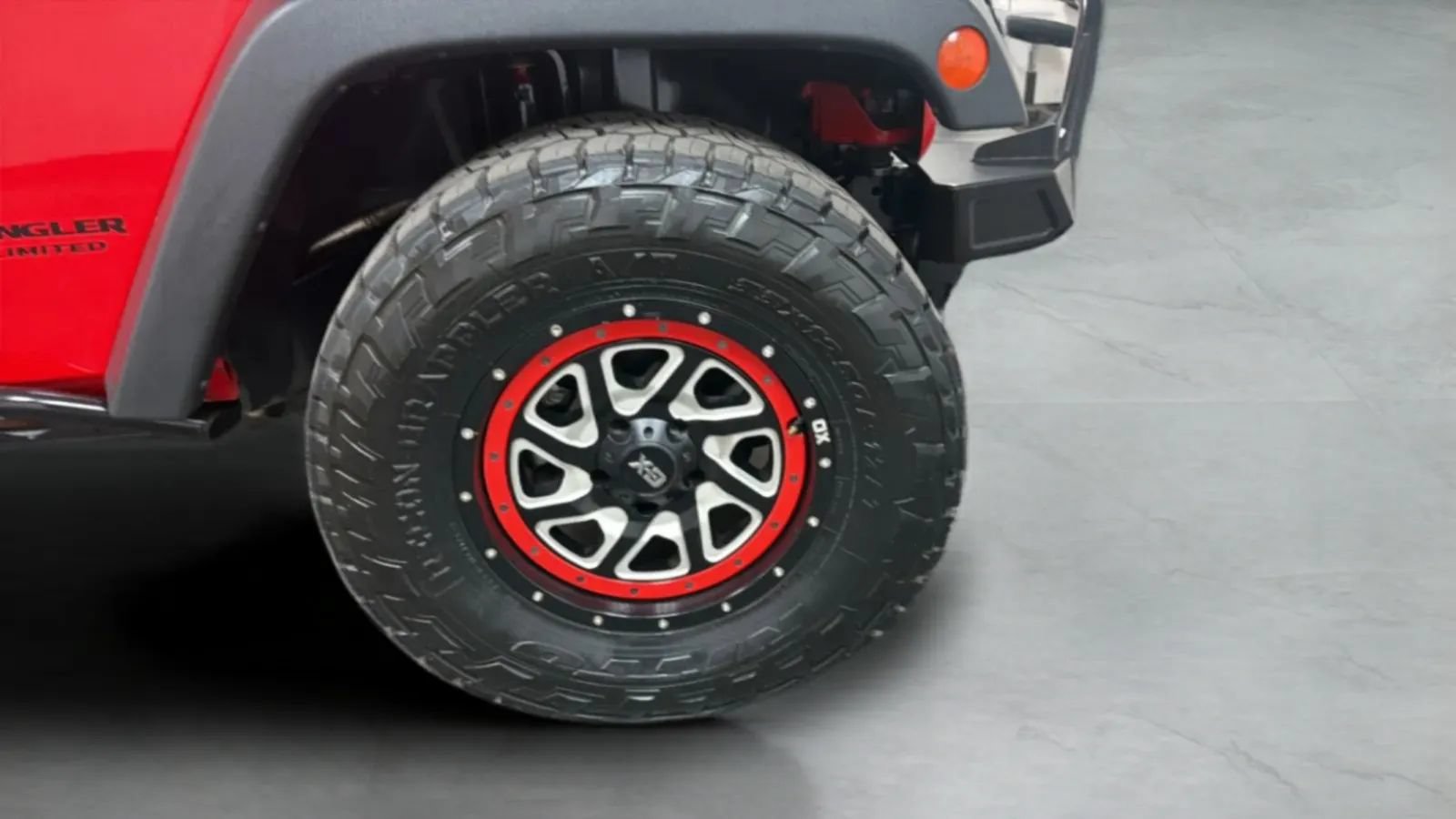 Used 2017 Jeep Wrangler Unlimited Rubicon w/ Connectivity Group AWD/4WD image 24