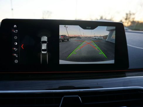 Used 2018 BMW 530i image 13