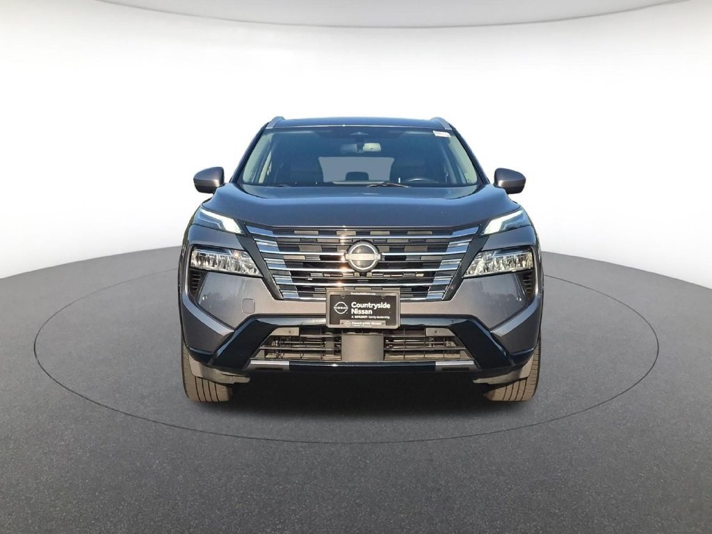 Used 2024 Nissan Rogue Platinum AWD/4WD image 2