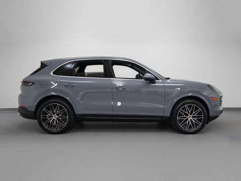 Used 2026 Porsche Cayenne AWD/4WD image 13