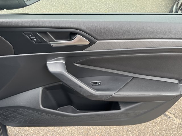 Used 2023 Volkswagen Jetta SE w/ Panoramic Sunroof Package FWD image 30