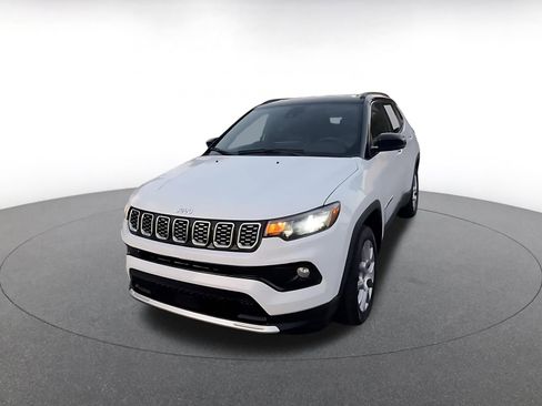Used 2025 Jeep Compass Limited image 7