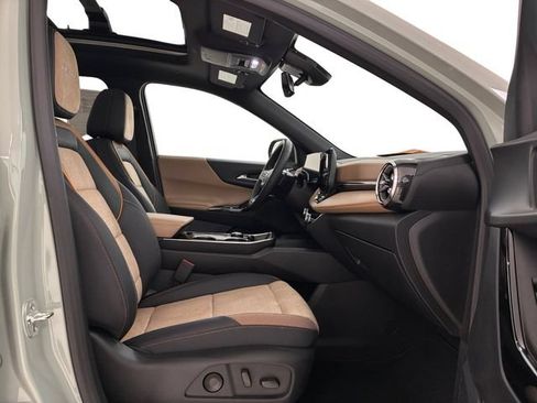 Certified 2025 Chevrolet Equinox ACTIV w/ Safety and Technology Package AWD/4WD image 14