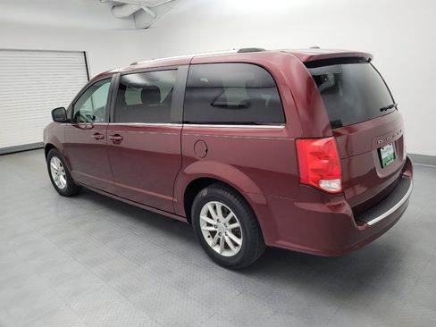 Used 2018 Dodge Grand Caravan SXT FWD image 3