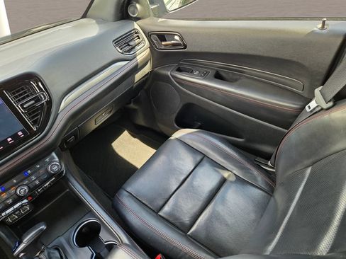 Used 2024 Dodge Durango GT RWD image 16