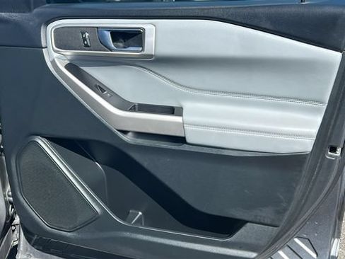 Certified 2022 Ford Explorer XLT w/ Equipment Group 202A AWD/4WD image 10