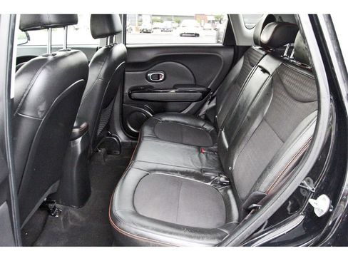 Used 2018 Kia Soul ! image 27