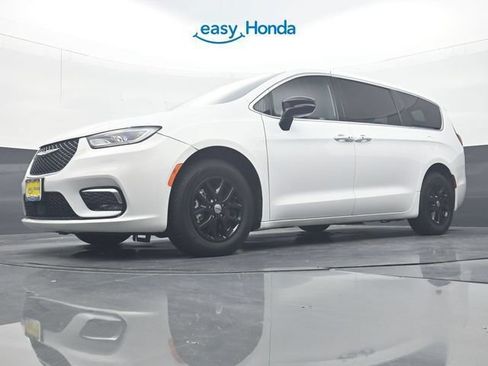 Used 2025 Chrysler Pacifica Select FWD image 29