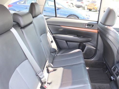 Used 2013 Subaru Outback 2.5i Limited AWD/4WD image 19