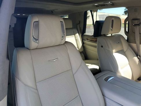 Used 2024 Cadillac Escalade Sport Platinum w/ LPO, ONYX Package AWD/4WD image 16