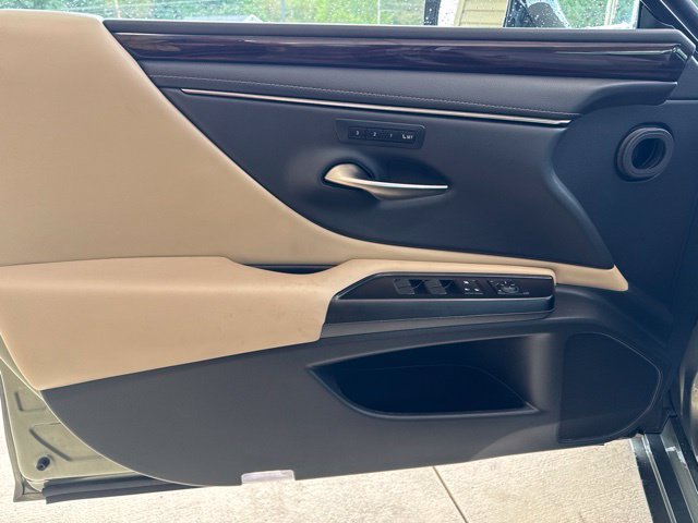 Used 2019 Lexus ES 350 w/ Premium Package FWD image 12