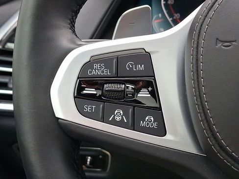 Used 2022 BMW X5 xDrive40i w/ M Sport Package AWD/4WD image 23