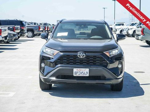 Used 2020 Toyota RAV4 XLE Premium FWD image 2