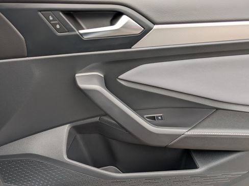 Used 2025 Volkswagen Jetta SE w/ Sunroof Package image 22