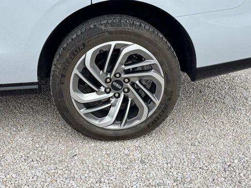 New 2025 Lincoln Navigator Reserve image 9