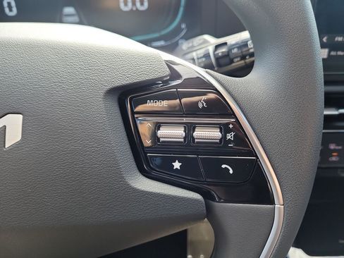 New 2026 Kia Niro LX FWD image 27