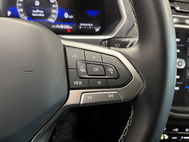 Used 2024 Volkswagen Tiguan SE AWD/4WD image 24