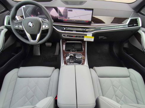 Used 2026 BMW X5 xDrive40i AWD/4WD image 14