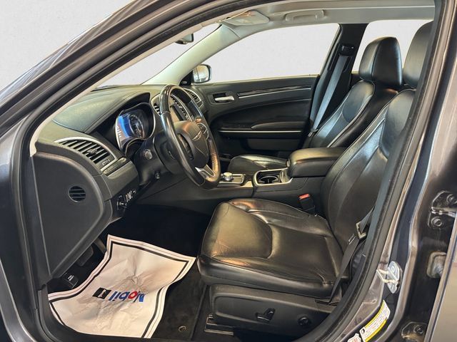 Used 2020 Chrysler 300 Limited AWD/4WD image 10