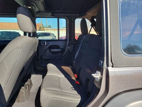Used 2018 Jeep Wrangler Unlimited Sport S image 11