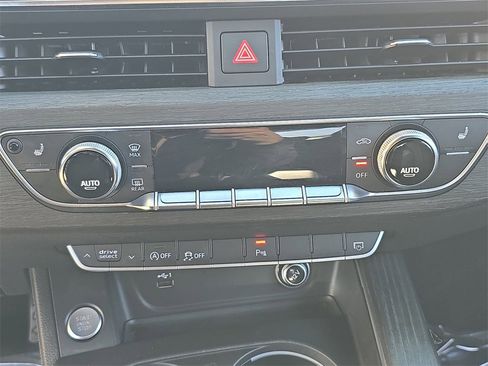 Used 2018 Audi A4 2.0T Premium Plus w/ Premium Plus Package image 26