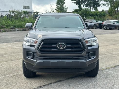 Used 2022 Toyota Tacoma SR AWD/4WD image 2