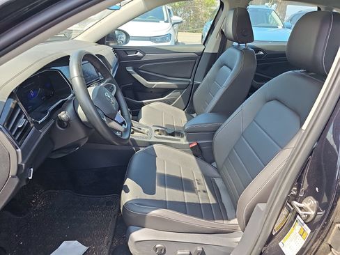Used 2023 Volkswagen Jetta SE FWD image 16