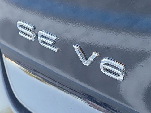 Used 2021 Volkswagen Atlas Cross Sport SE image 10