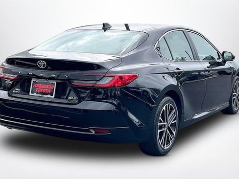 Used 2025 Toyota Camry XLE image 13