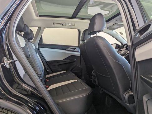 Certified 2025 Volkswagen Taos SEL image 16