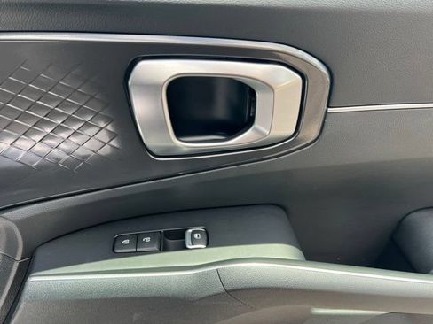 Certified 2023 Kia Sorento LX AWD/4WD image 28