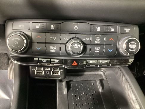 Used 2025 Dodge Durango R/T AWD/4WD image 19