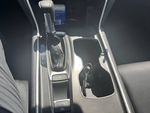 Used 2018 Honda Accord LX image 19