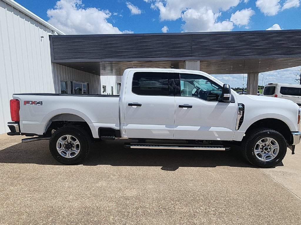 New 2027 Ford F250 XLT w/ FX4 Off-Road Package AWD/4WD image 9