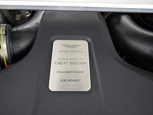 Used 2023 Aston Martin V8 Vantage Coupe RWD image 20